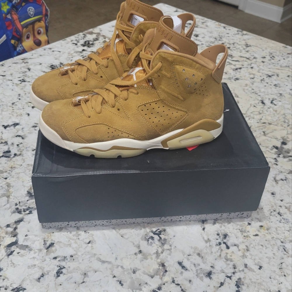 Jordan 6 - Picture 2 of 5